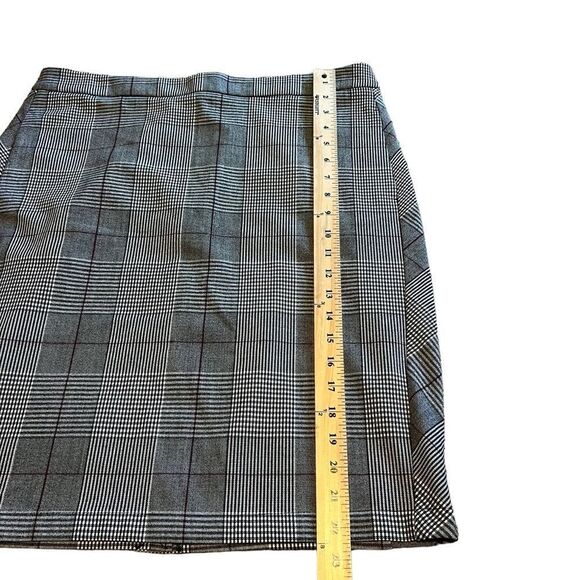 A New Day Gray Plaid Skirt with Side Pockets!!! Size 16. New Without Tags!! - Picture 9 of 10